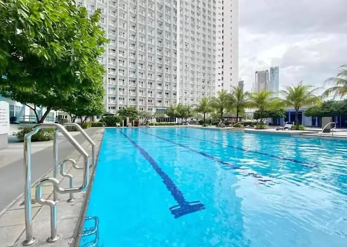Apartment Cozy Makati 2br In Cbd Ayala Area With Games, Ktv, And Amazing Pools! Manila