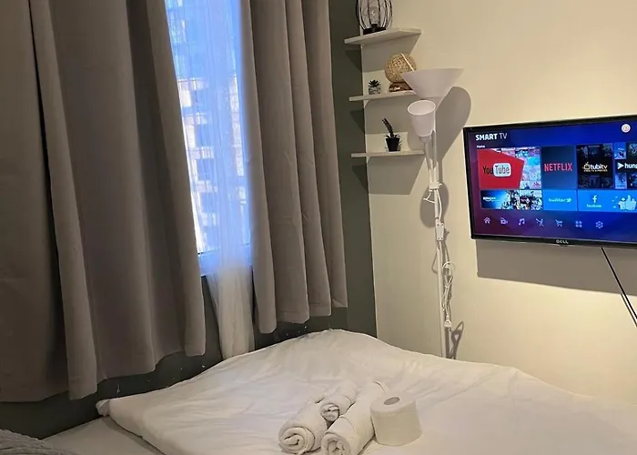 Cozy Makati 2br In Cbd Ayala Area With Games, Ktv, And Amazing Pools! Apartment Manila