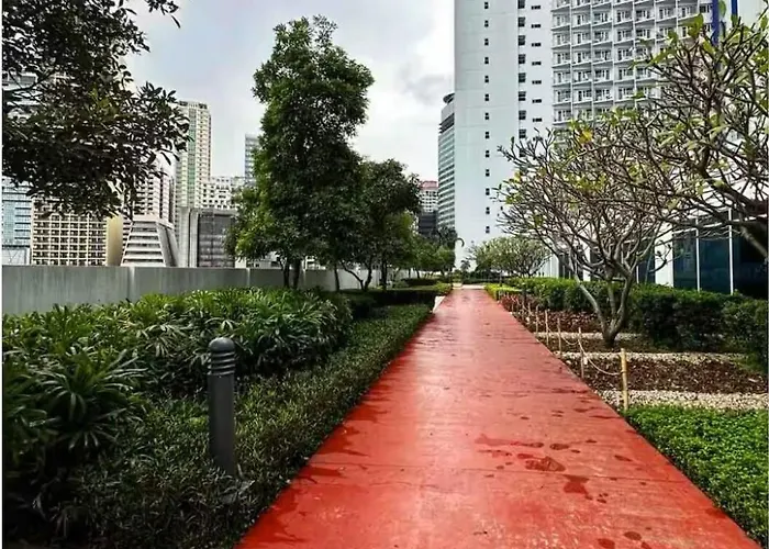 Apartment Cozy Makati 2br In Cbd Ayala Area With Games, Ktv, And Amazing Pools!