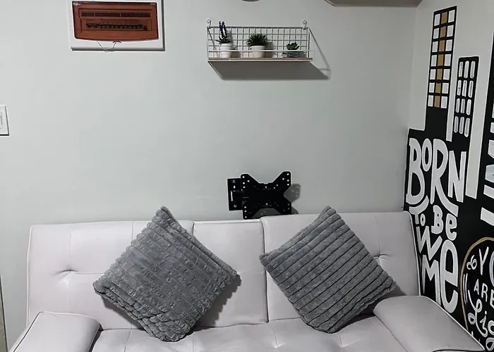 Cozy Makati 2br In Cbd Ayala Area With Games, Ktv, And Amazing Pools!